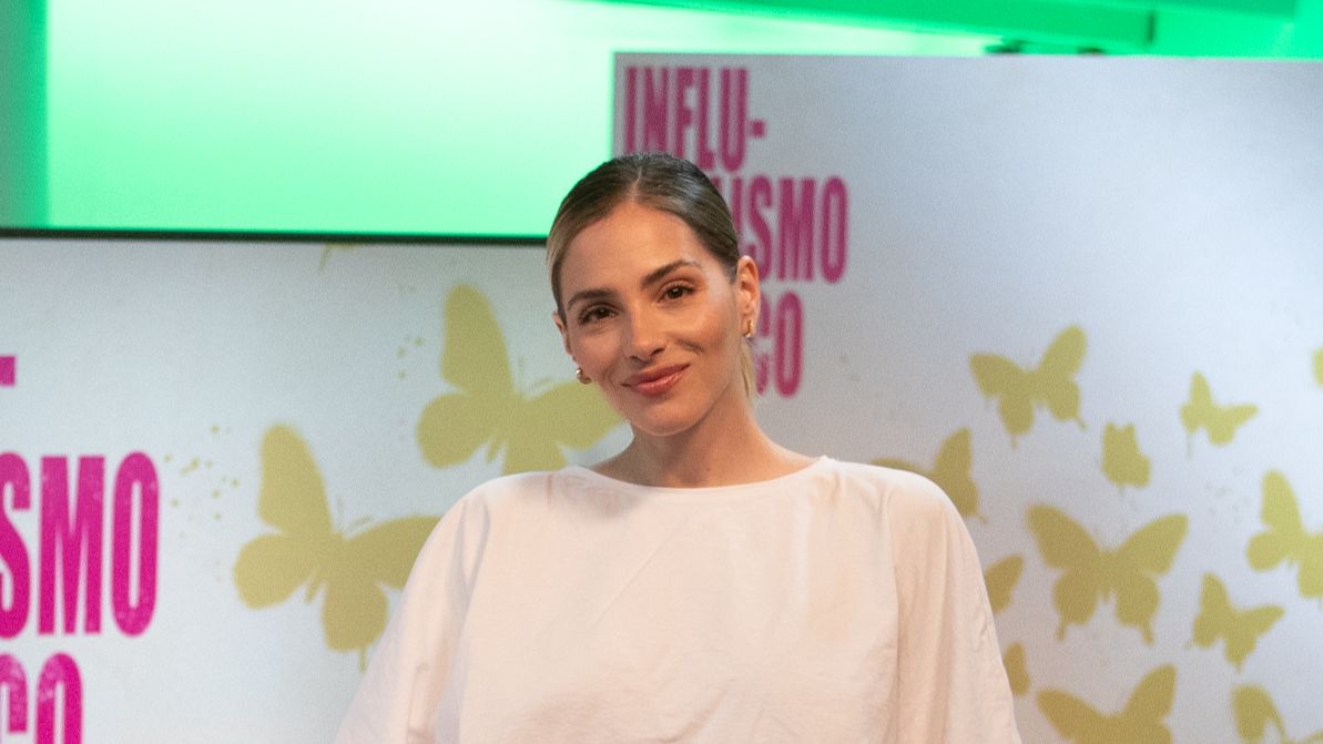 Andrea Duro en una alfombra roja