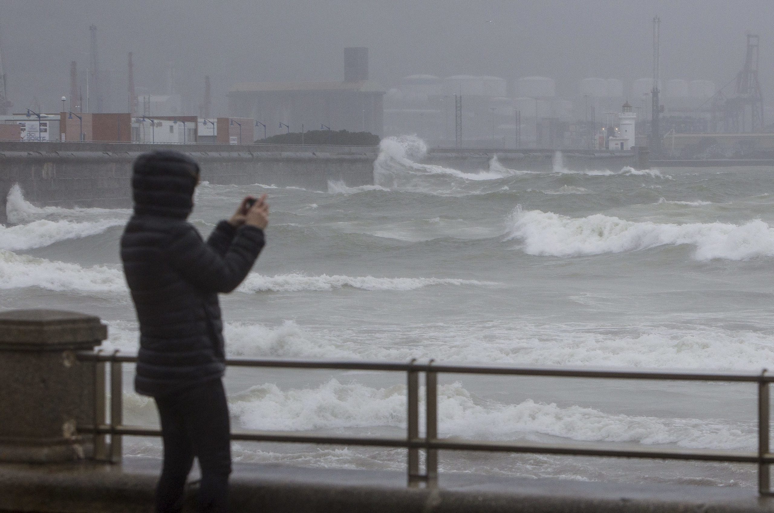Olas gigantes provocadas por la borrasca Samuel