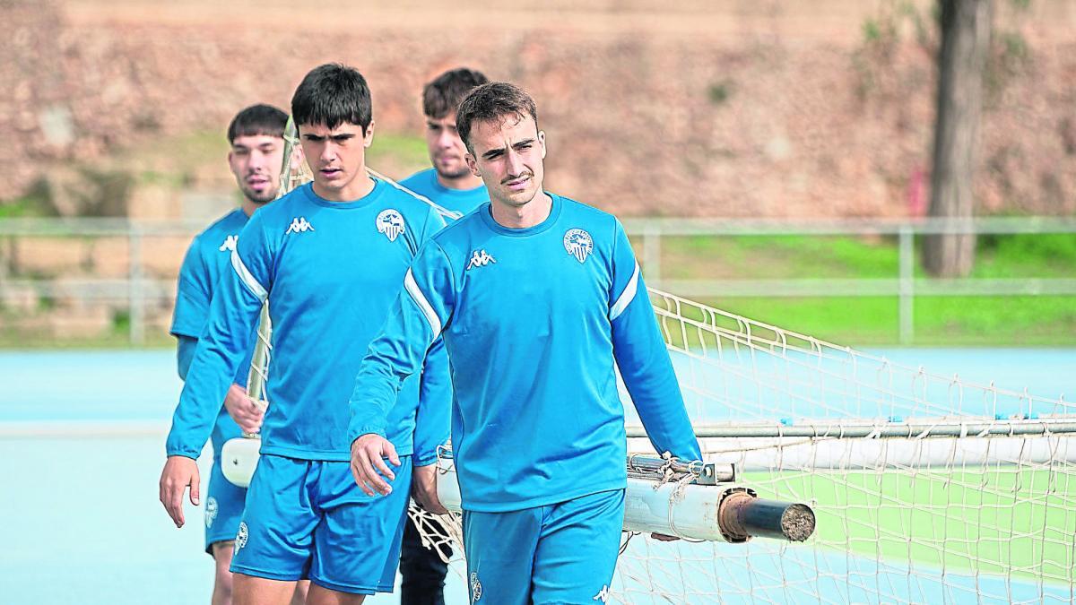 Jugadores del Sabadell y Europa en un partido.