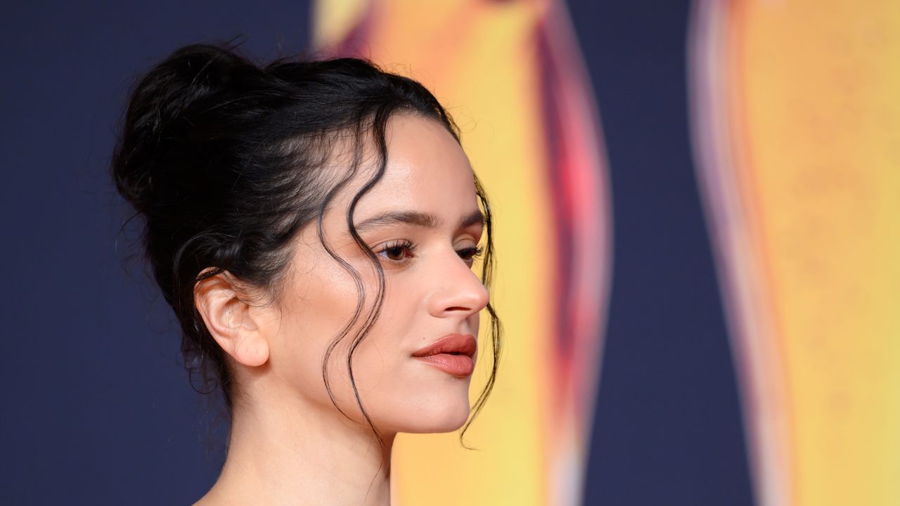 Rosalía actuando en el 'Lux Tour'