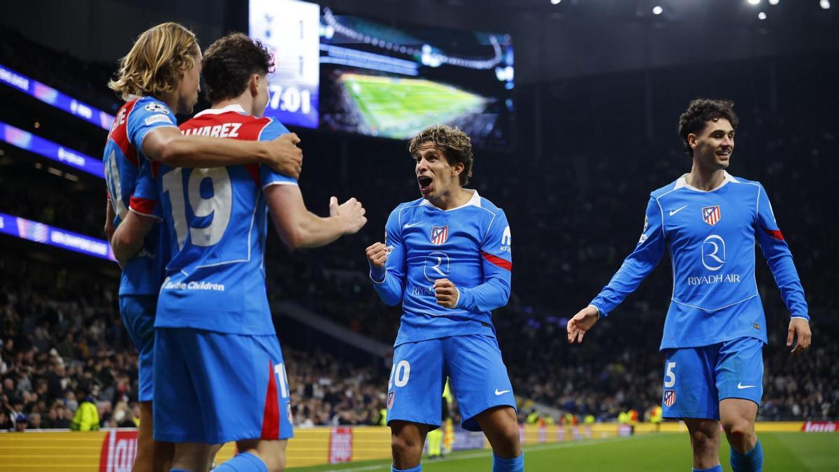 Jugadores del Atlético de Madrid celebrando un gol