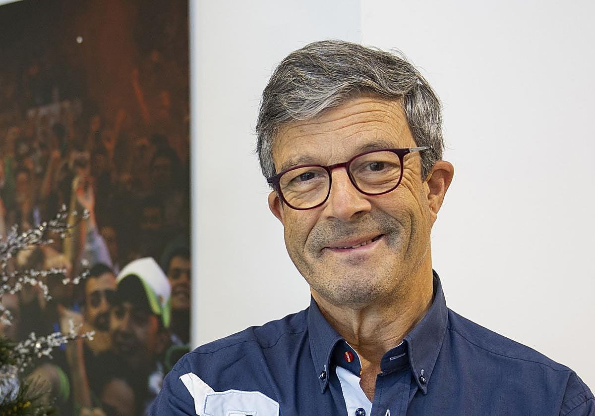 Enrique Herrero, cronista de la Semana Santa de Santander.