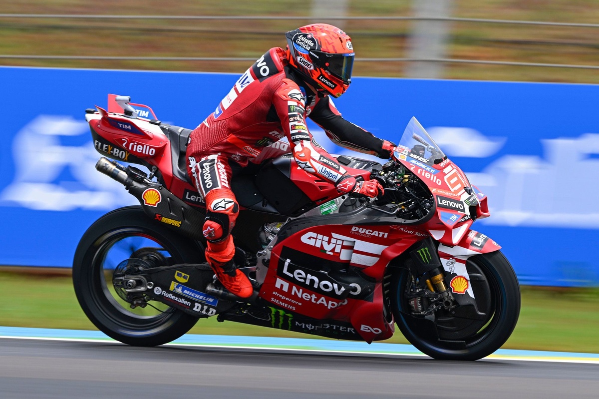 Piloto de MotoGP en acción