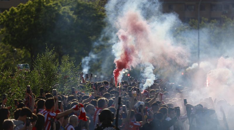 ¡Carga policial y gas pimienta antes del Atlético-Arsenal! La previa del Metropolitano, empañada