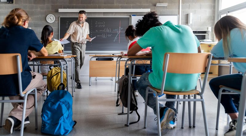 Brecha digital en educación: el desafío que retrasa a miles de estudiantes en España