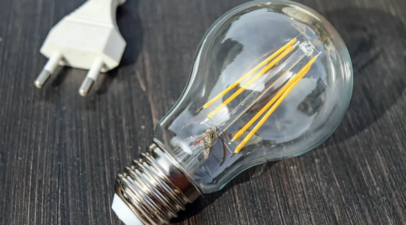 Precio luz energía dispara: 127€/MWh este sábado negro de enero
