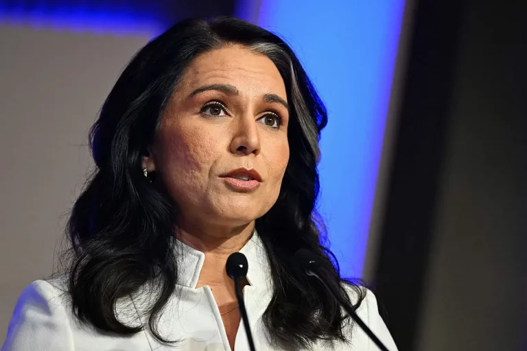 Tulsi Gabbard dimite como jefa de Inteligencia de EEUU por tragedia familiar