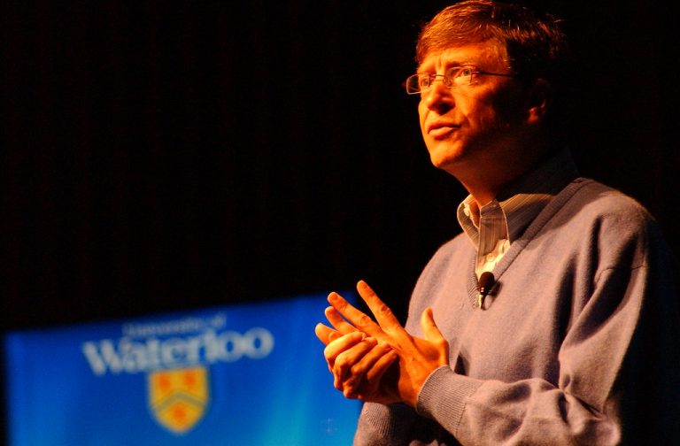 Bill Gates: el genio que predijo el futuro y cuyas ideas siguen impactando | OKDiario