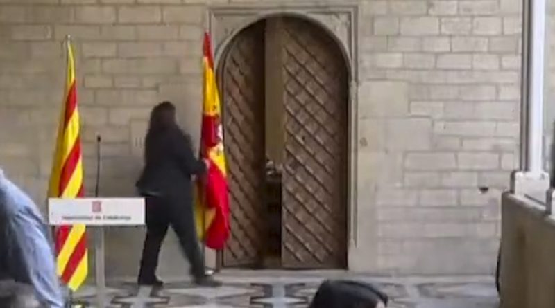El TSJC sentencia: la Generalitat debe exhibir la bandera de España en actos oficiales