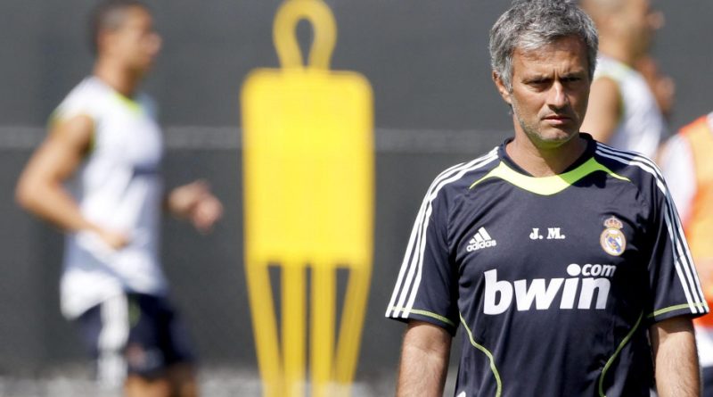 Mourinho zanja los rumores sobre su futuro: ‘Nadie ha hablado conmigo’