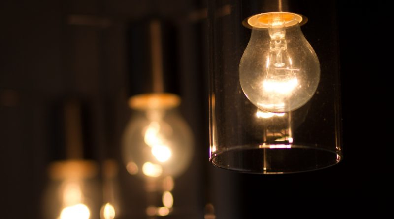 Precio de la luz: se dispara y supera los 100 euros/MWh este domingo