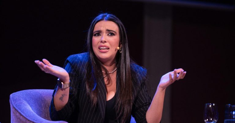 Sara Santaolalla, increpada en acto con Iglesias y Puente por "fascistas"