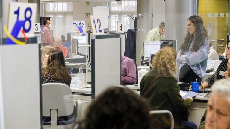 Cita presencial Renta 2026: Cómo pedirla hoy y cuándo empieza la atención en Hacienda