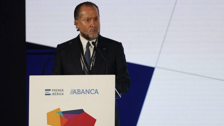 Abanca: El imperio de Escotet, su conexión con el Noroeste y el deporte