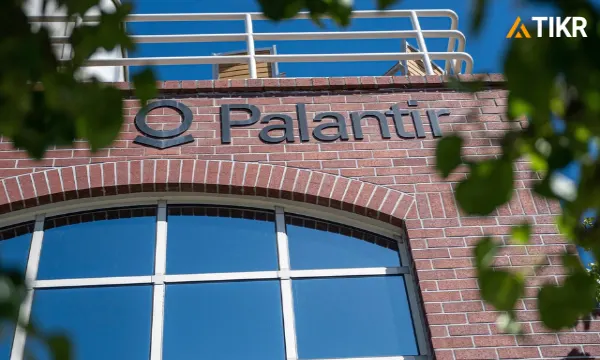 Palantir acciones suben tras resultados récord: ¿Freno de analista?