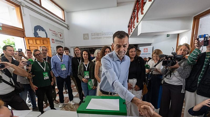 Antonio Maíllo vota: su mensaje de 'ilusión y esperanza' a los andaluces
