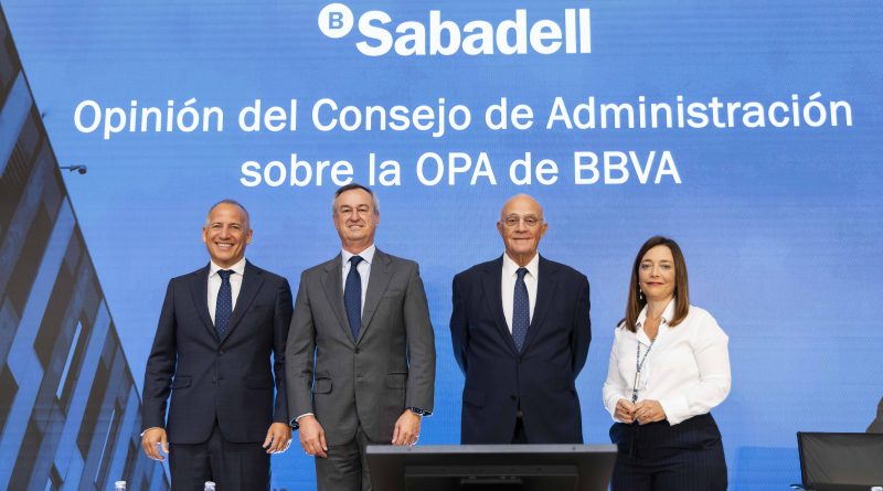 Josep Oliu celebra "hoy un día de fiesta" tras el fracaso de la OPA de BBVA a Sabadell