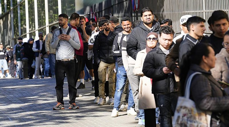 Gobierno oculta cifras clave: Secretismo en la macro-regularización de inmigrantes