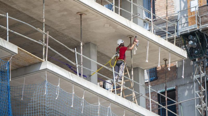 Mercado inmobiliario: Hipotecas caen y precios se disparan | OKDiario