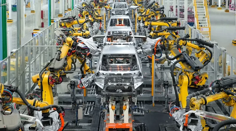 VW negocia planta y MG elige España: la invasión china de la automoción europea ya es un hecho | OKDiario