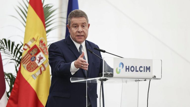 García-Page carga contra Sánchez por la debacle del PSOE en Andalucía