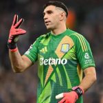 Emiliano Buendía marca un golazo en la final de la Europa League
