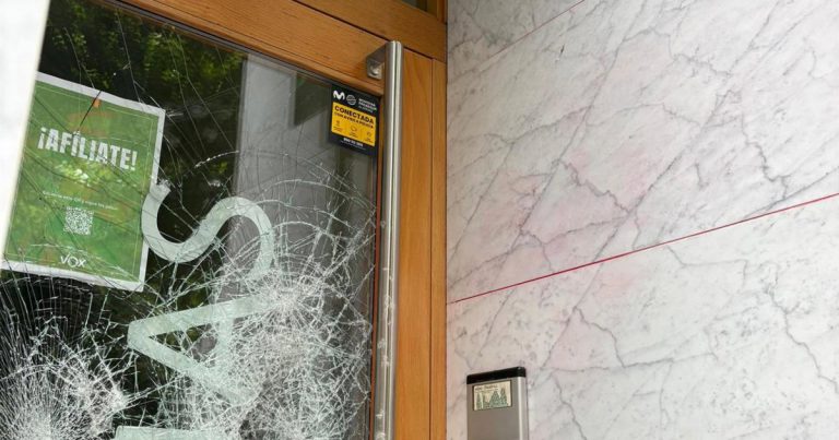 Sede de Vox en Vitoria: Ataque con piedras e intento de incendio