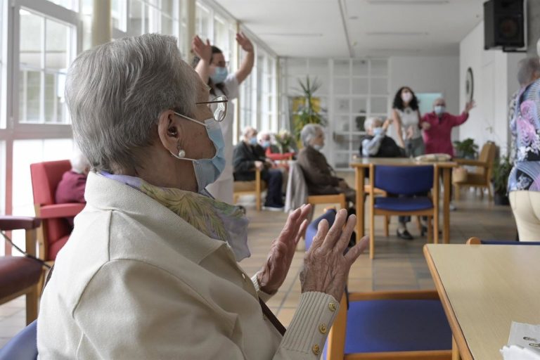 Envejecimiento poblacional vs. Sanidad española: ¿Podrá resistir el tsunami?