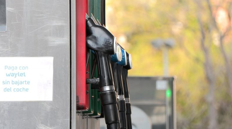 Ayuso anuncia inversiones de México y FACUA la desmiente: "Fábrica de bulos"