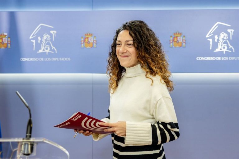 Bertrand Ndongo llama "idiota" a Aina Vidal en el Congreso