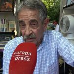 Revilla exige autonomía leonesa y critica el modelo autonómico español