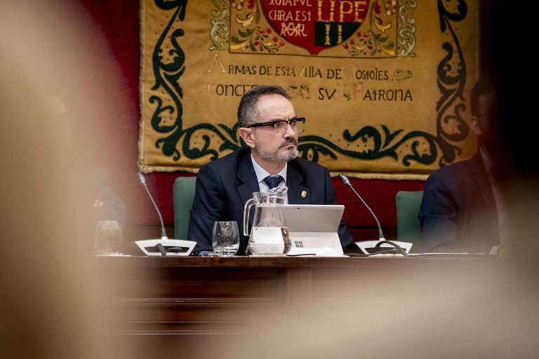 Zapatero imputado en el caso Plus Ultra: el juez lo señala como líder de una trama de influencias
