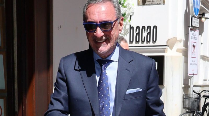 Carlos Herrera, ingresado de urgencia por alergia en la Feria de Sevilla
