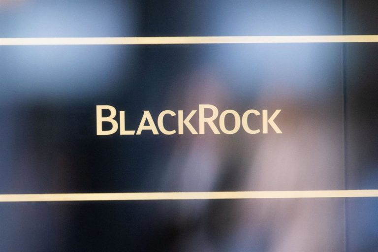 BlackRock dispara su participación en el Sabadell hasta un histórico 8,2%