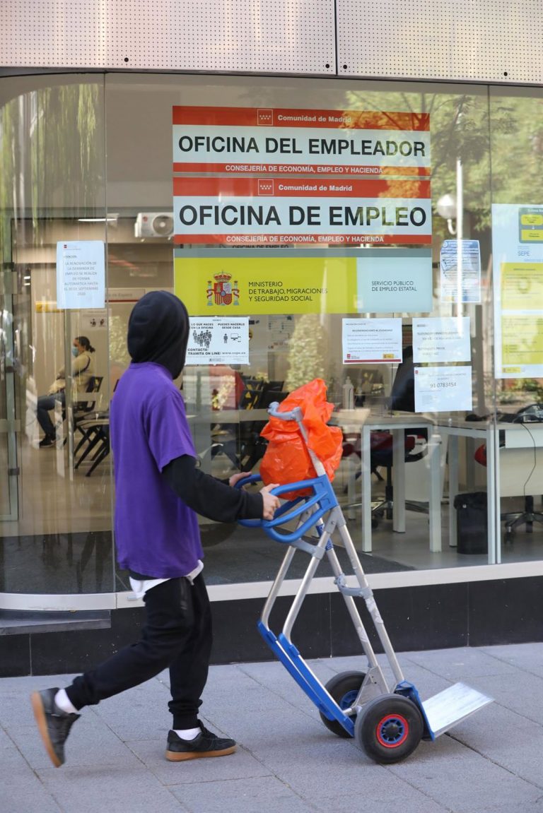 Paro juvenil España: La cruda realidad golpea a 440.400 jóvenes en el peor trimestre desde 2013