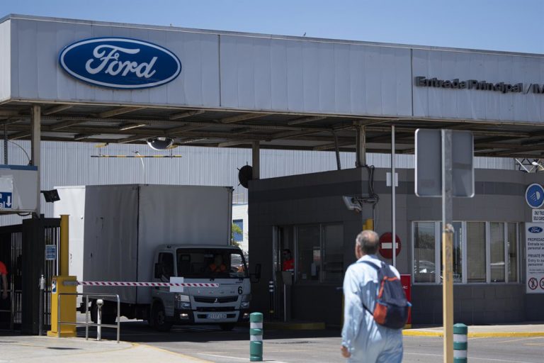Ford Kuga: Alerta de incendio por batería y giro a China