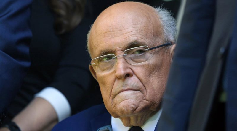 Rudy Giuliani, hospitalizado en estado crítico: Trump lo califica de "guerrero"
