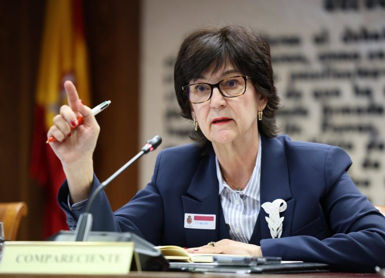 CNMC abre ocho nuevos expedientes a eléctricas por el gran apagón