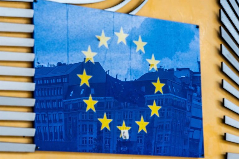 Bruselas golpea al deporte español: La UE tumba la compra del UE Cornellà