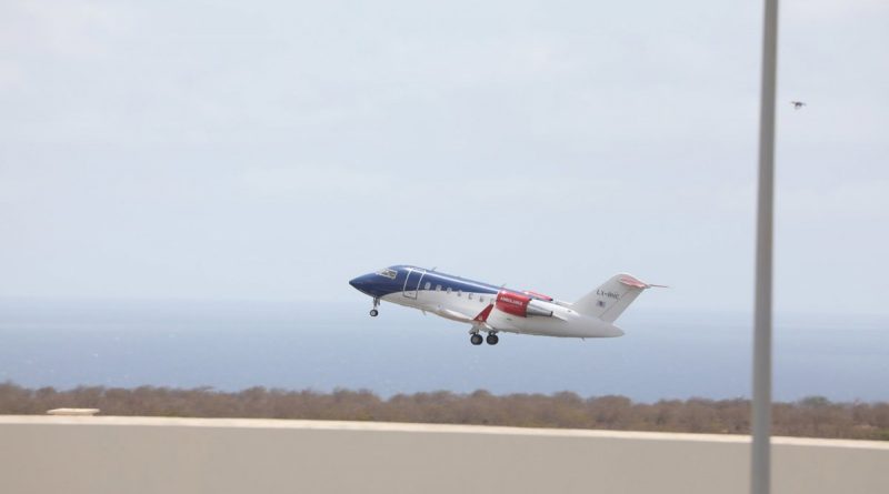 Auxiliar de vuelo: glamour, realidad y sueldo en España | OKDiario