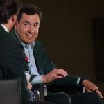 Juanma Moreno alerta de una 'verja invisible' financiera en Gibraltar