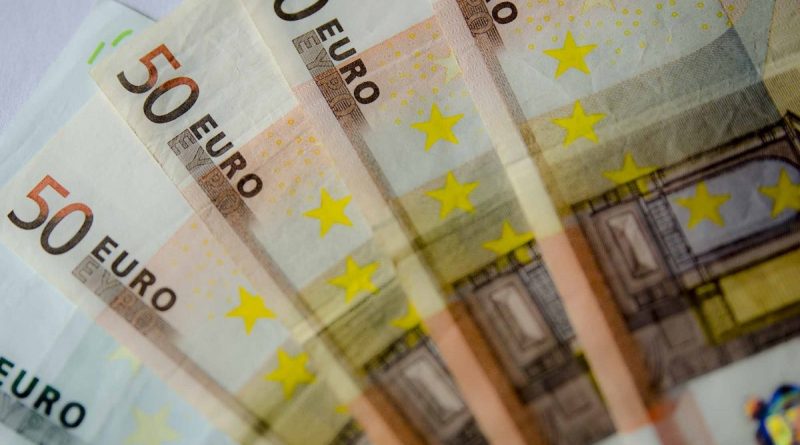Sabadell sube comisiones a clientes menos vinculados tras OPA fallida