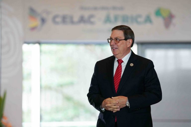 Cuba acepta escuchar oferta de ayuda de EEUU: ¿Trampa de Trump o respiro económico?