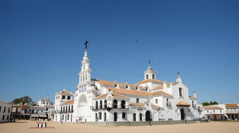 CNMC exige a Endesa evaluar el suministro eléctrico de 141 viviendas en Estepona