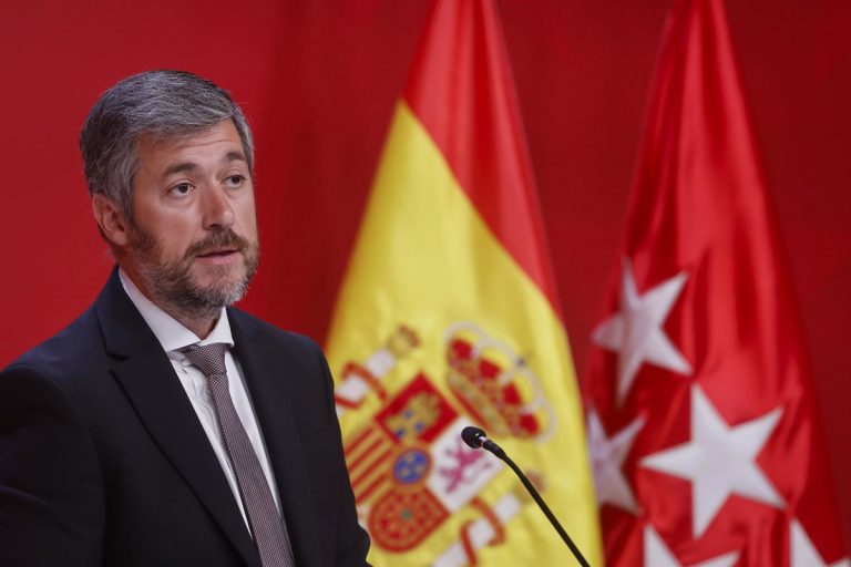 Puente acusa a Feijóo de filtrar secretos del caso Plus Ultra y se enfrenta al PP