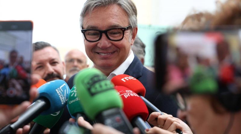 Vox exige pactos a medida para la investidura de Juanma Moreno en Andalucía