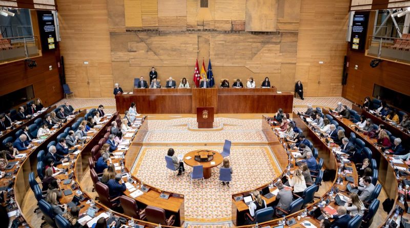 Ayuso: "La Agencia Tributaria expulsa inversiones" y arremete contra el PSOE
