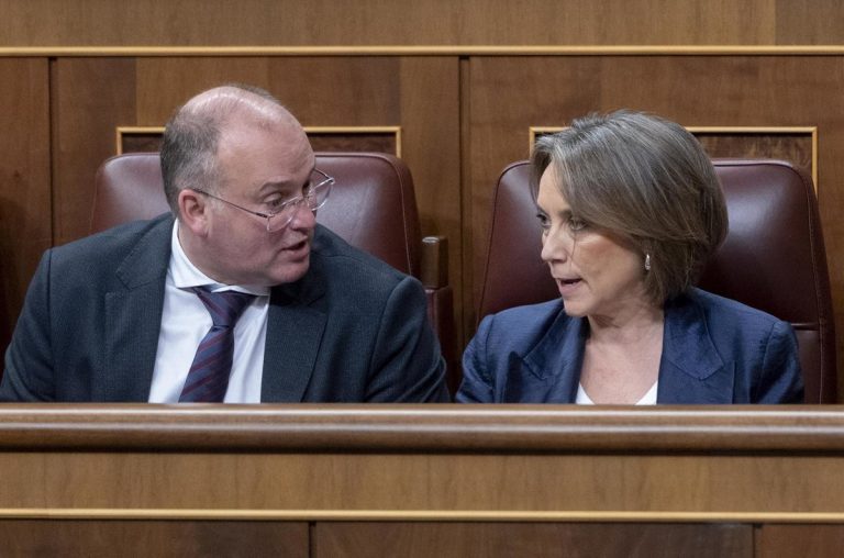 Yolanda Díaz se niega a retractarse ante Julio Iglesias: el cantante interpone una querella en el Supremo