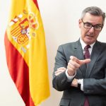 CNMV: Gestión de activos avanza, pero IA e inversión alternativa generan alerta