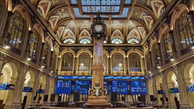 IBEX 35: Cierre semanal en 17.985 puntos, plano ante la incertidumbre